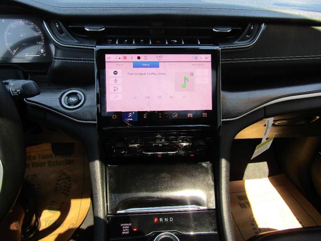 Photo of 2022 Gray Jeep Grand Cherokee
