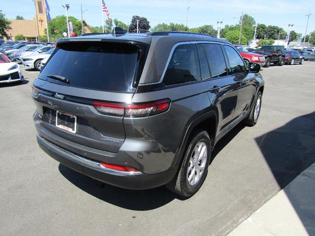 Photo of 2022 Gray Jeep Grand Cherokee