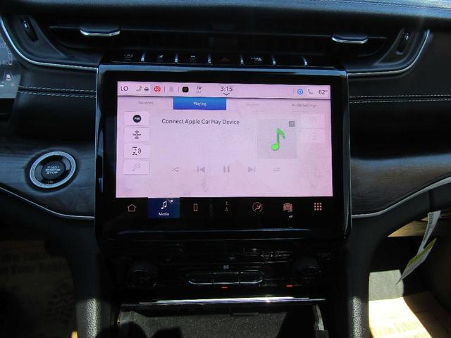 Photo of 2022 Gray Jeep Grand Cherokee