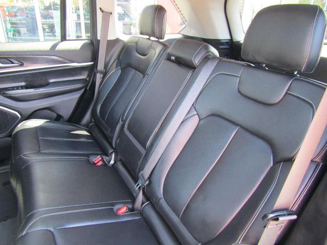 Photo of 2022 Gray Jeep Grand Cherokee