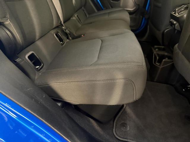 Photo of 2021 Hydro Blue Pearlcoat Jeep Gladiator