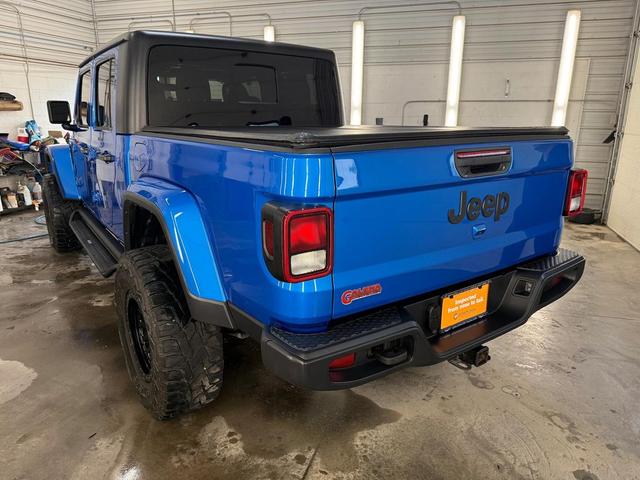 Photo of 2021 Hydro Blue Pearlcoat Jeep Gladiator