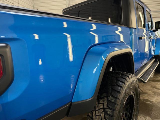 Photo of 2021 Hydro Blue Pearlcoat Jeep Gladiator