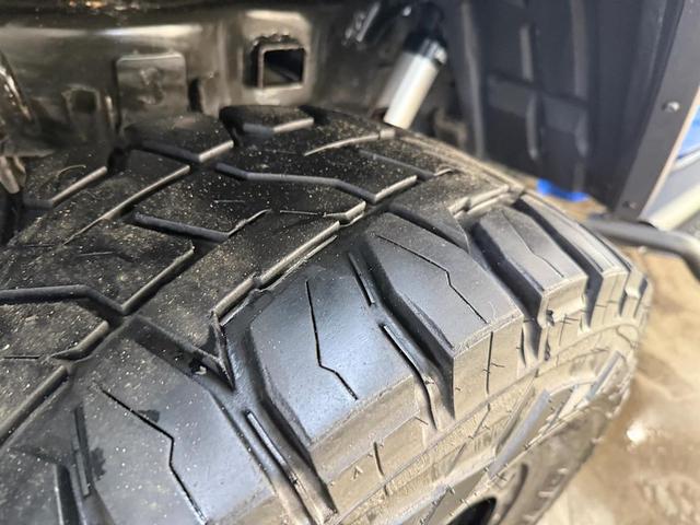 Photo of 2021 Hydro Blue Pearlcoat Jeep Gladiator