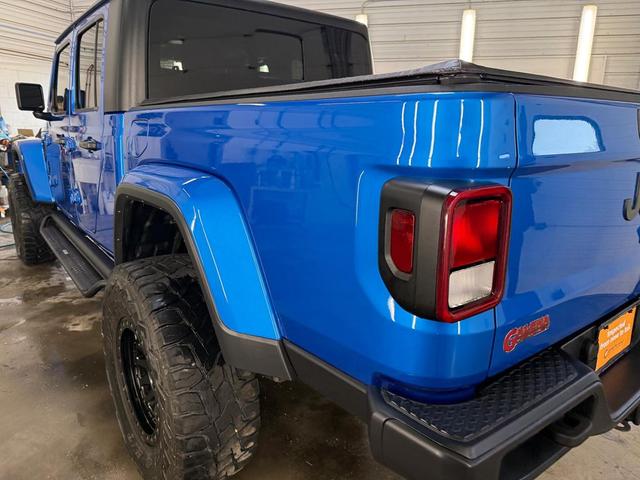 Photo of 2021 Hydro Blue Pearlcoat Jeep Gladiator