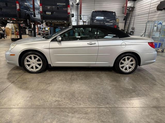 Photo of 2008 Silver Chrysler Sebring