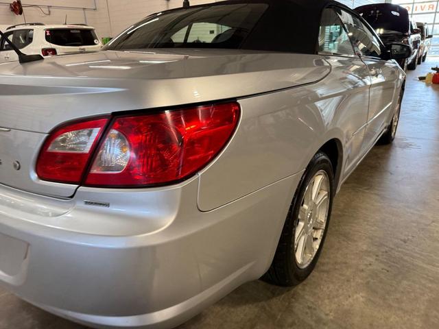 Photo of 2008 Silver Chrysler Sebring