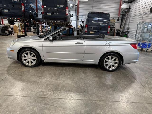 Photo of 2008 Silver Chrysler Sebring