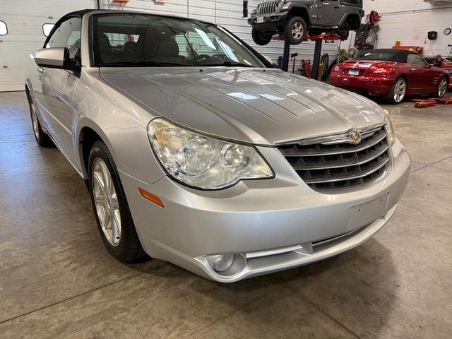 Photo of 2008 Silver Chrysler Sebring