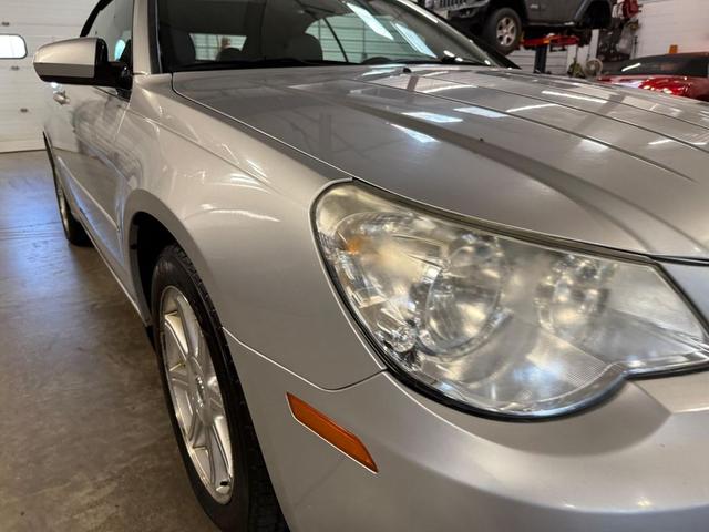 Photo of 2008 Silver Chrysler Sebring