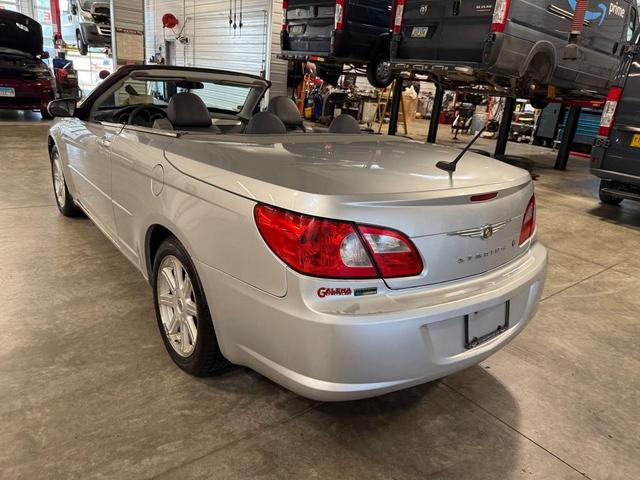Photo of 2008 Silver Chrysler Sebring