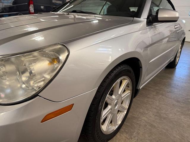 Photo of 2008 Silver Chrysler Sebring