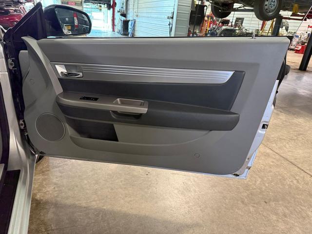 Photo of 2008 Silver Chrysler Sebring