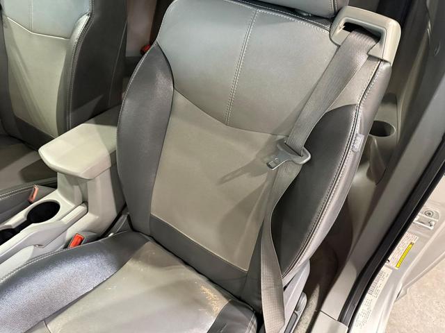 Photo of 2008 Silver Chrysler Sebring
