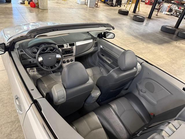 Photo of 2008 Silver Chrysler Sebring