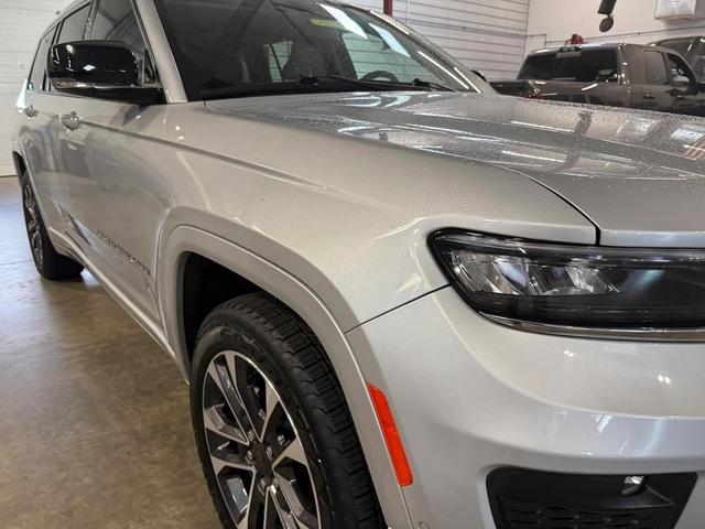 Photo of 2022 Silver Zynith Jeep Grand Cherokee L