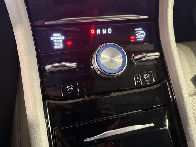 Photo of 2022 Silver Zynith Jeep Grand Cherokee L