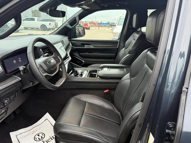 Photo of 2024 Gray Jeep Wagoneer
