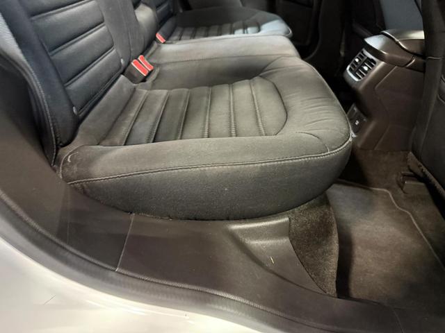 Photo of 2015 White Ford Fusion Hybrid