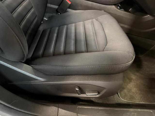 Photo of 2015 White Ford Fusion Hybrid
