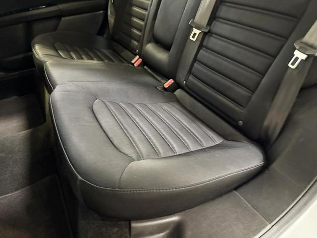 Photo of 2015 White Ford Fusion Hybrid