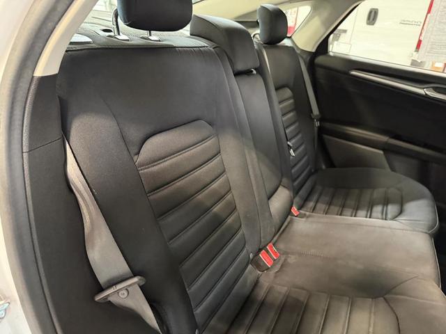 Photo of 2015 White Ford Fusion Hybrid