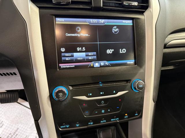 Photo of 2015 White Ford Fusion Hybrid