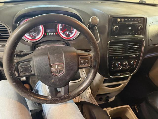 Photo of 2013 Brilliant Black Crystal Pearlcoat Dodge Grand Caravan