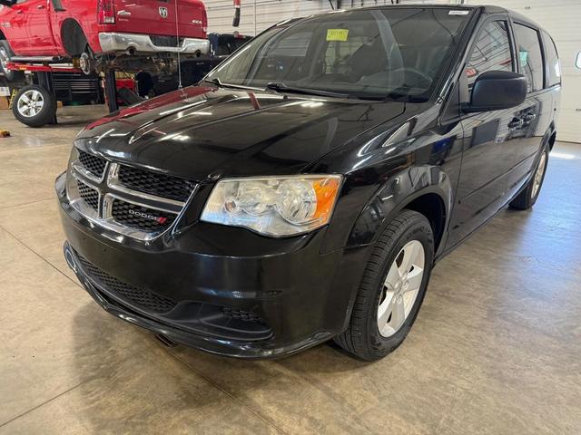 Photo of 2013 Brilliant Black Crystal Pearlcoat Dodge Grand Caravan