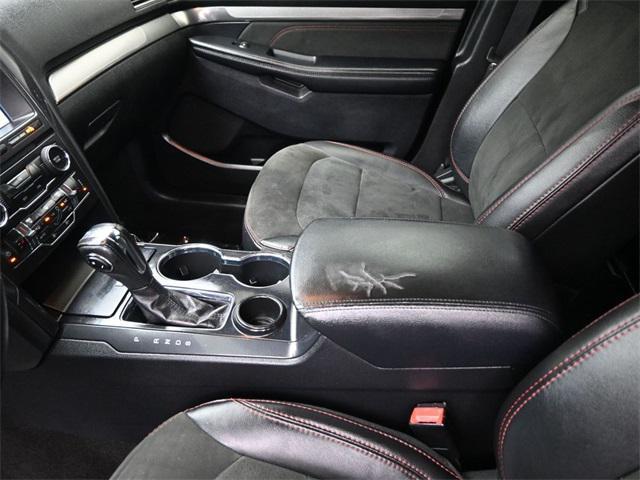 Photo of 2018 White Platinum Clearcoat Metallic Ford Explorer