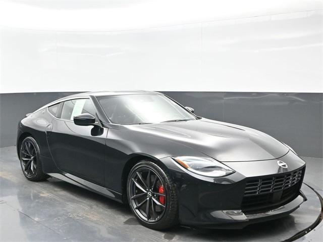 Photo of 2024 Black Diamond Pearl Nissan Z
