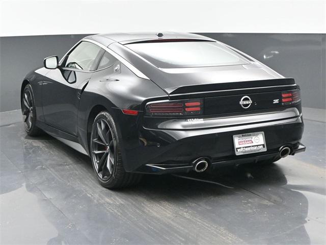 Photo of 2024 Black Diamond Pearl Nissan Z