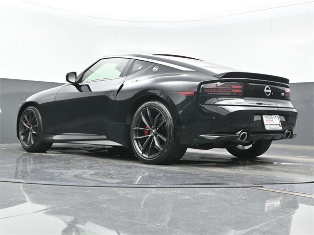 Photo of 2024 Black Diamond Pearl Nissan Z