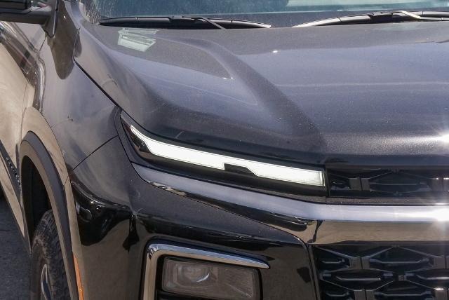 Photo of 2026 Mosaic Black Metallic Chevrolet Traverse