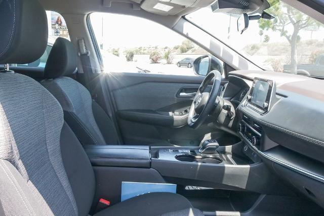 Photo of 2023 Super Black Nissan Rogue