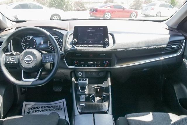 Photo of 2023 Super Black Nissan Rogue