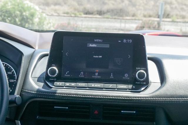 Photo of 2023 Super Black Nissan Rogue
