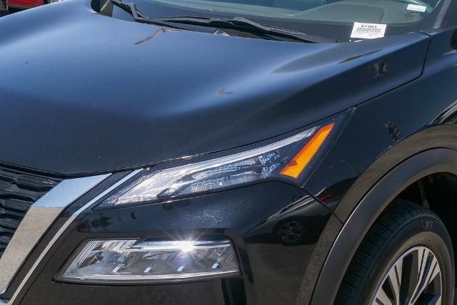 Photo of 2023 Super Black Nissan Rogue
