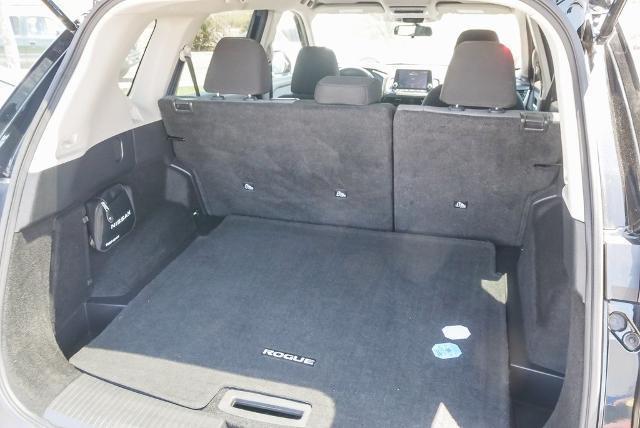 Photo of 2023 Super Black Nissan Rogue