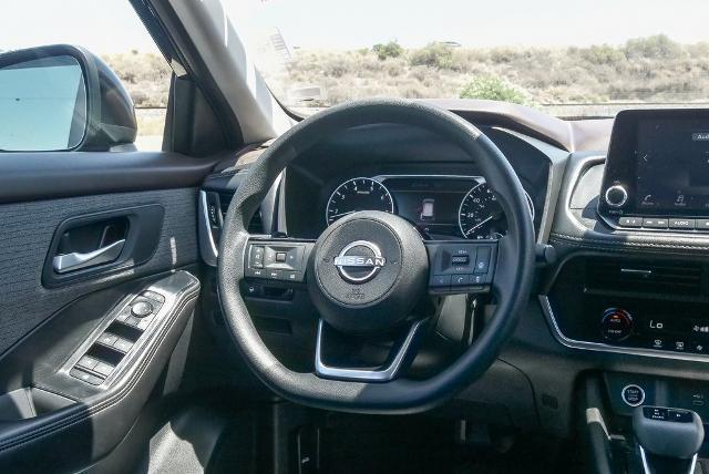 Photo of 2023 Super Black Nissan Rogue
