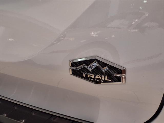 Photo of 2025 White Diamond With Black Roof Mitsubishi Outlander