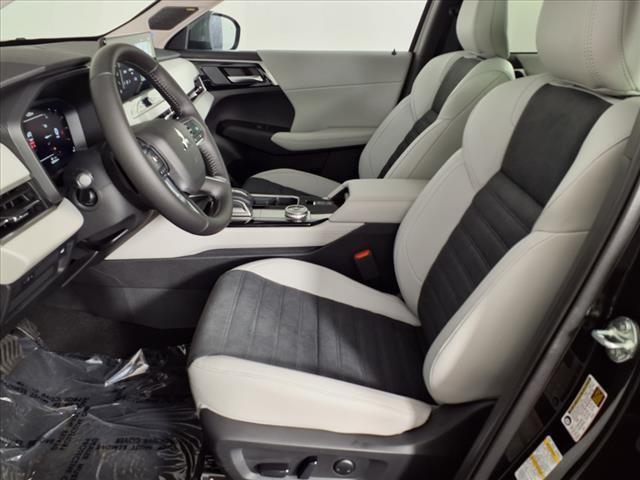 Photo of 2025 Black Diamond Mitsubishi Outlander