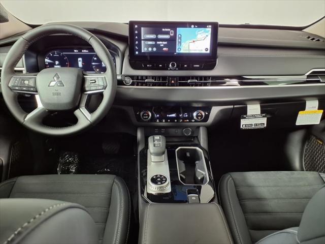 Photo of 2025 Black Diamond Mitsubishi Outlander