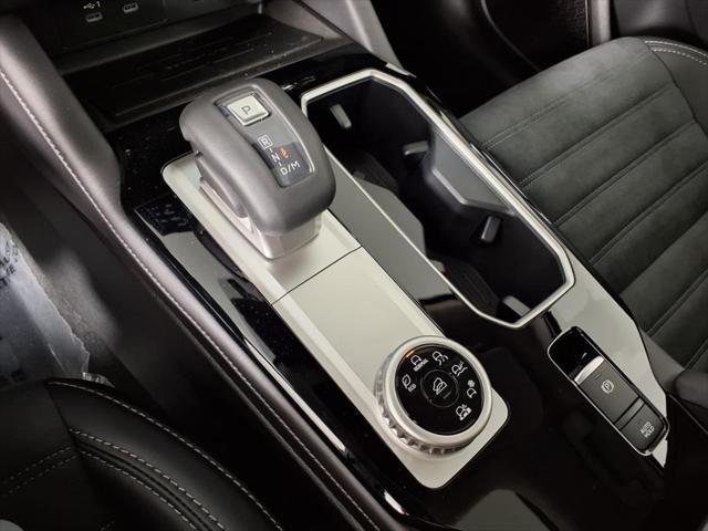 Photo of 2025 Black Diamond Mitsubishi Outlander