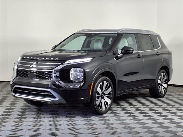 Photo of 2025 Black Diamond With Alloy Silver Roof Mitsubishi Outlander
