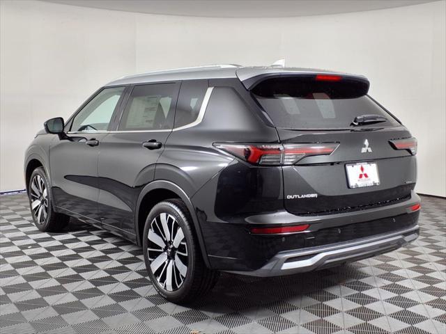 Photo of 2025 Black Diamond With Alloy Silver Roof Mitsubishi Outlander