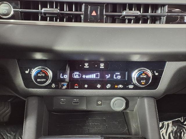 Photo of 2025 Black Diamond Mitsubishi Outlander PHEV