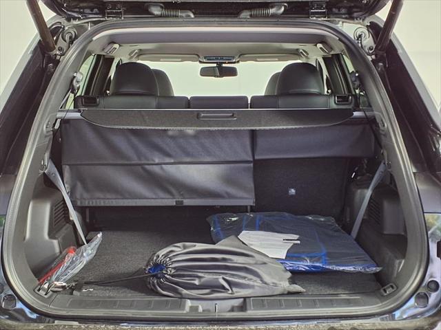 Photo of 2025 Black Diamond Mitsubishi Outlander PHEV
