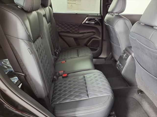 Photo of 2025 Black Diamond Mitsubishi Outlander PHEV