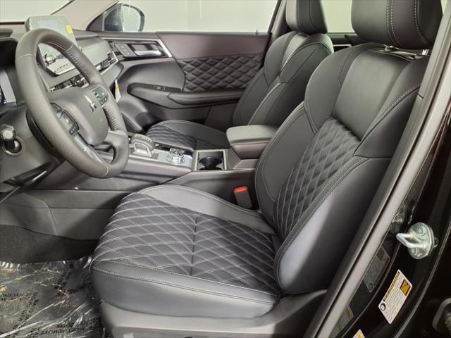 Photo of 2025 Black Diamond Mitsubishi Outlander PHEV